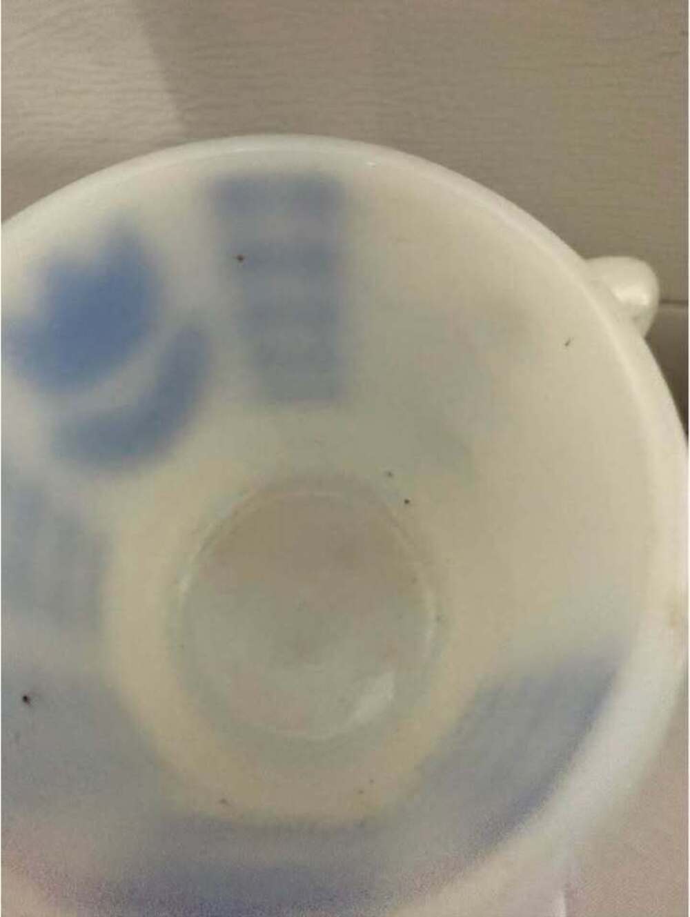 Vintage Fire-King Milk Glass Blue Tulip & Gingham Mug - Picture 4 of 7